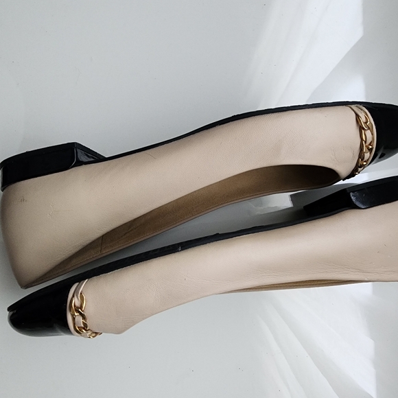 Stuart Weitzman cap toe legacy flats - Picture 1 of 10